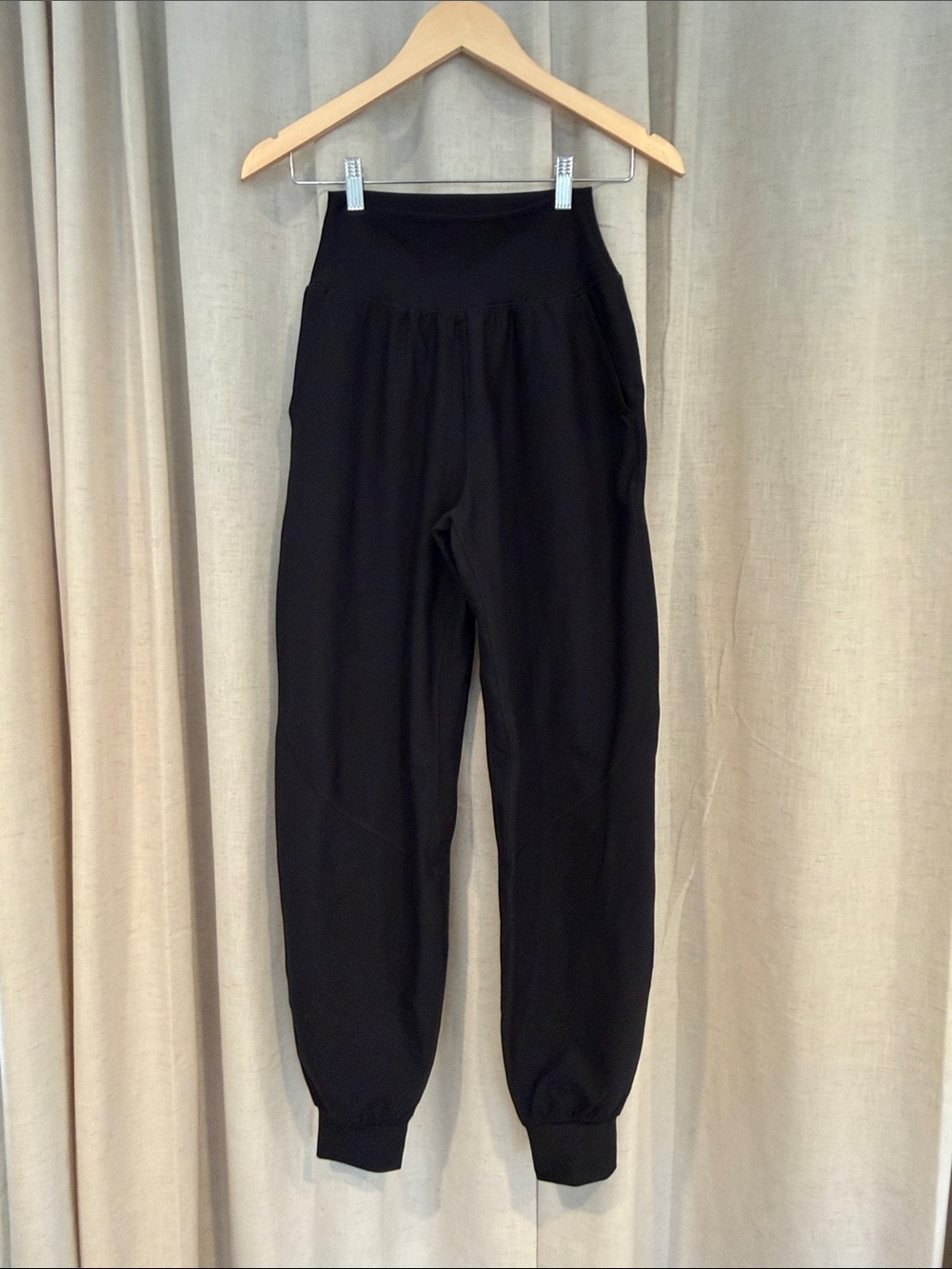 Abercrombie YPB sculptLUX Black Elastic Waist Jogger Pants with Pockets XS